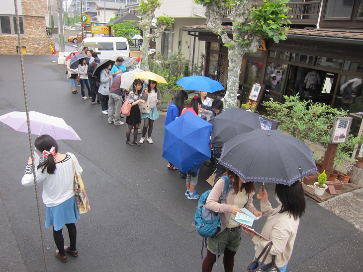 小雨のところこんなに行列